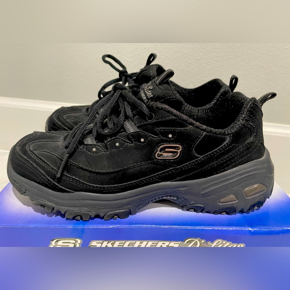 Skechers DLites Size 8 Sneakers Black Air Cooled Memory Foam
